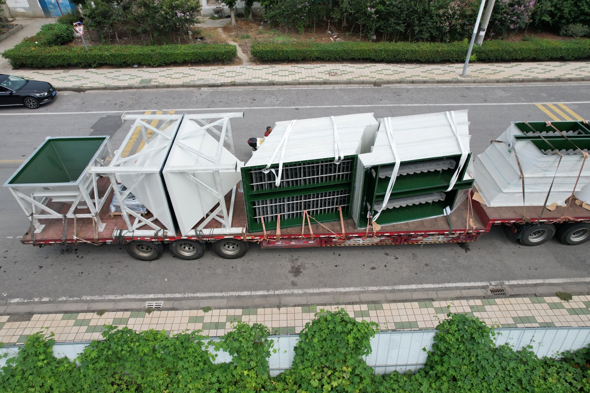 阿爾及利亞客戶非標定制高效沉淀裝置
